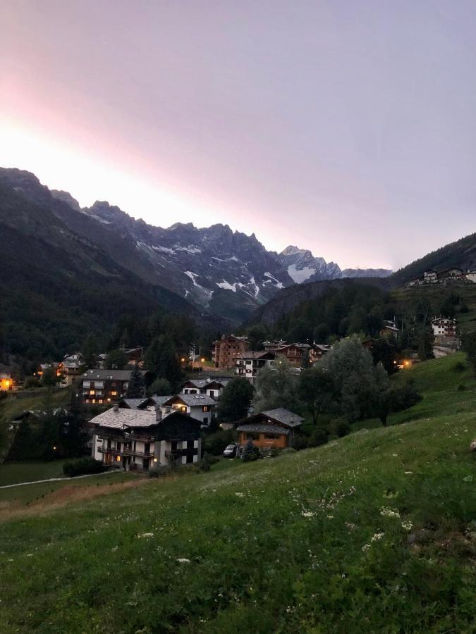 Il Piccolo Rifugio - Casa Valtournenche Apartamento Exterior foto