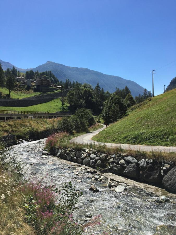 Il Piccolo Rifugio - Casa Valtournenche Apartamento Exterior foto